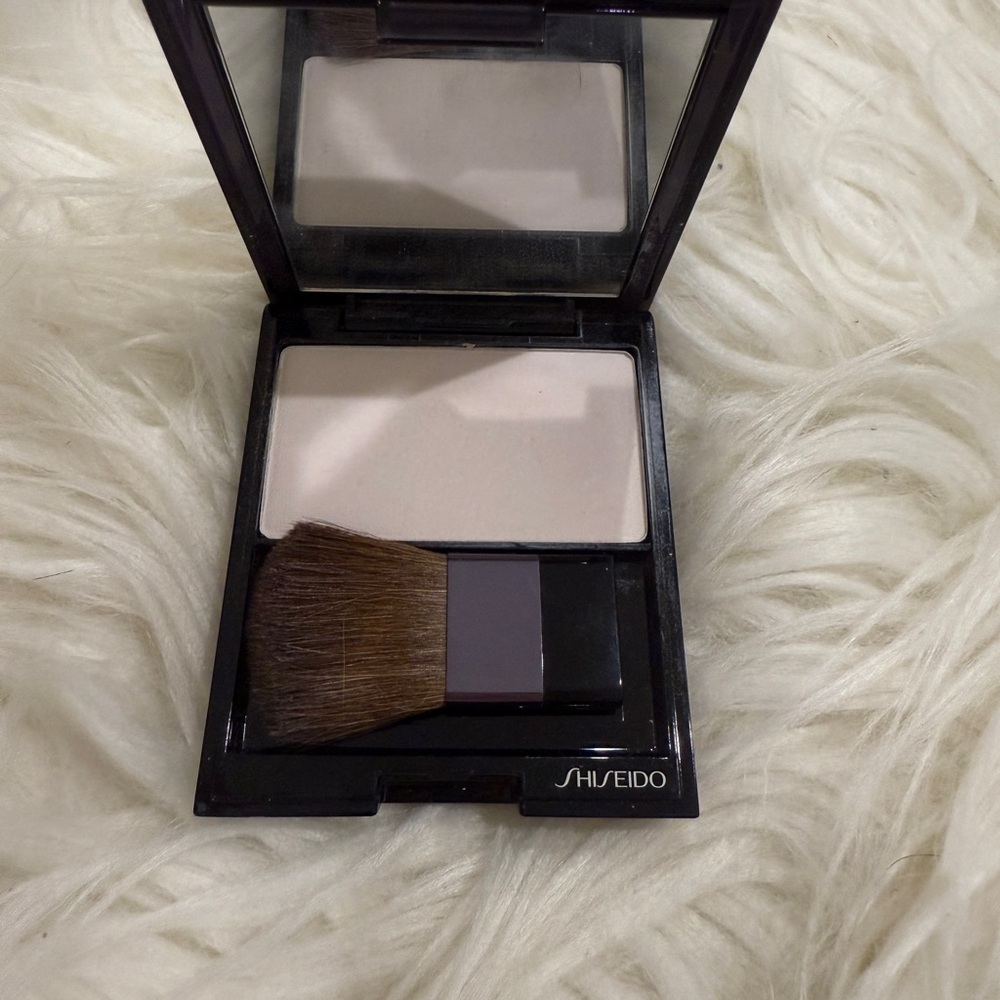 Shiseido Luminizing Satin Face Color WT 905